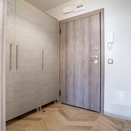 Amarant Aparts ソフィア